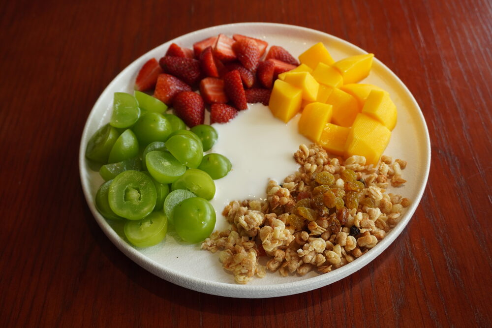 Healthy bowl trái cây và ngũ cốc tại Wind Bistro Đà Nẵng