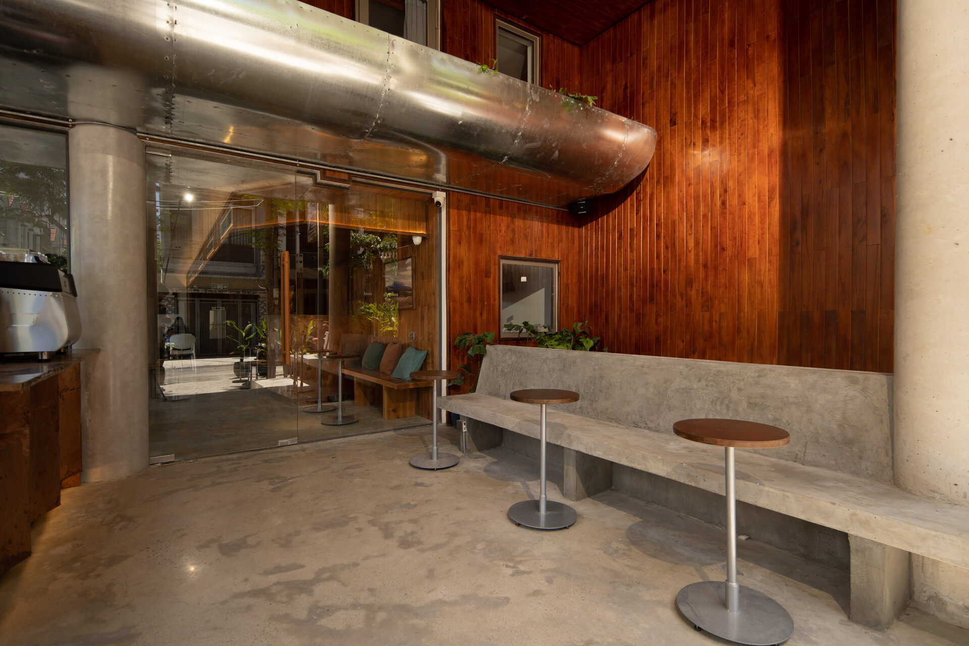 Không gian Wind Coffee & Bistro Đà Nẵng